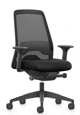 Schwarzer Everyis EV216 Drehstuhl von Interstuhl mit Netzrücken und Armlehnen, ergonomischer Bürostuhl für Komfort.